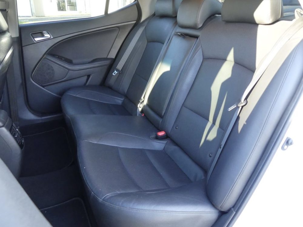 Sièges arrière confortables de la Kia Optima Hybride MCJ VTC